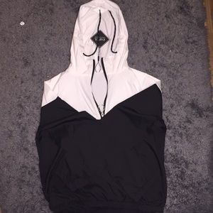 Rain jacket/wind breaker pullover